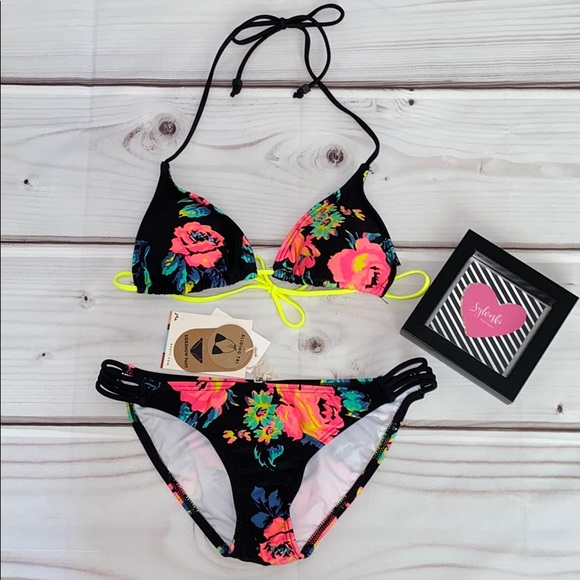 Rusty Other - 🌊Rusty Triangle Bikini Top Set NWT